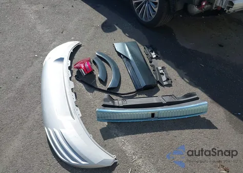 2019 Audi E-Tron Premium Plus из США, поврежденный, VIN WA1VAAGE2KB021539